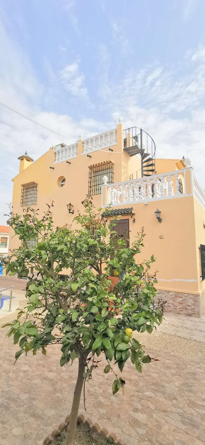 الشاليه للبيع في El Tomillar (Torre del Mar)