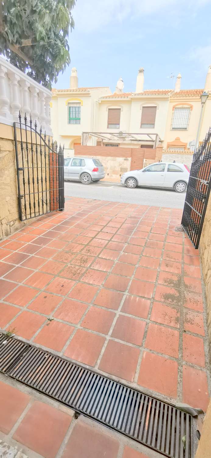 الشاليه للبيع في El Tomillar (Torre del Mar)