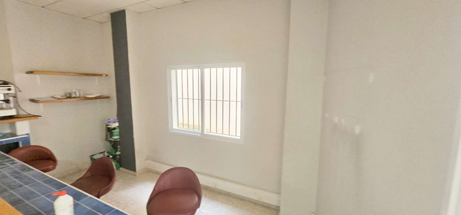 Local en venta en Centro Ciudad - El Carmen (Vélez-Málaga)
