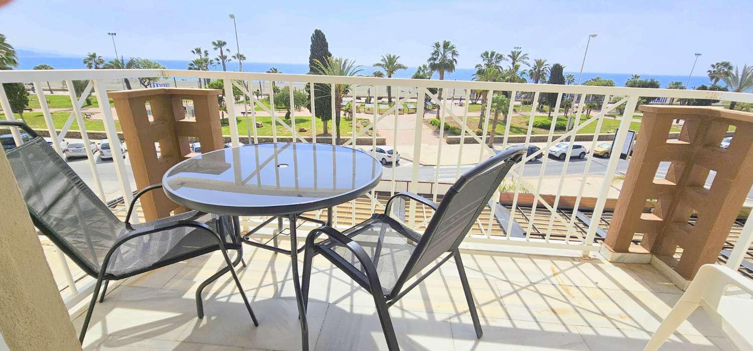 مسطحة للإيجار في Paseo Marítimo de Levante (Torre del Mar)