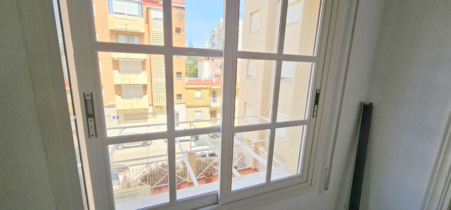 مسطحة للإيجار في Paseo Marítimo de Levante (Torre del Mar)