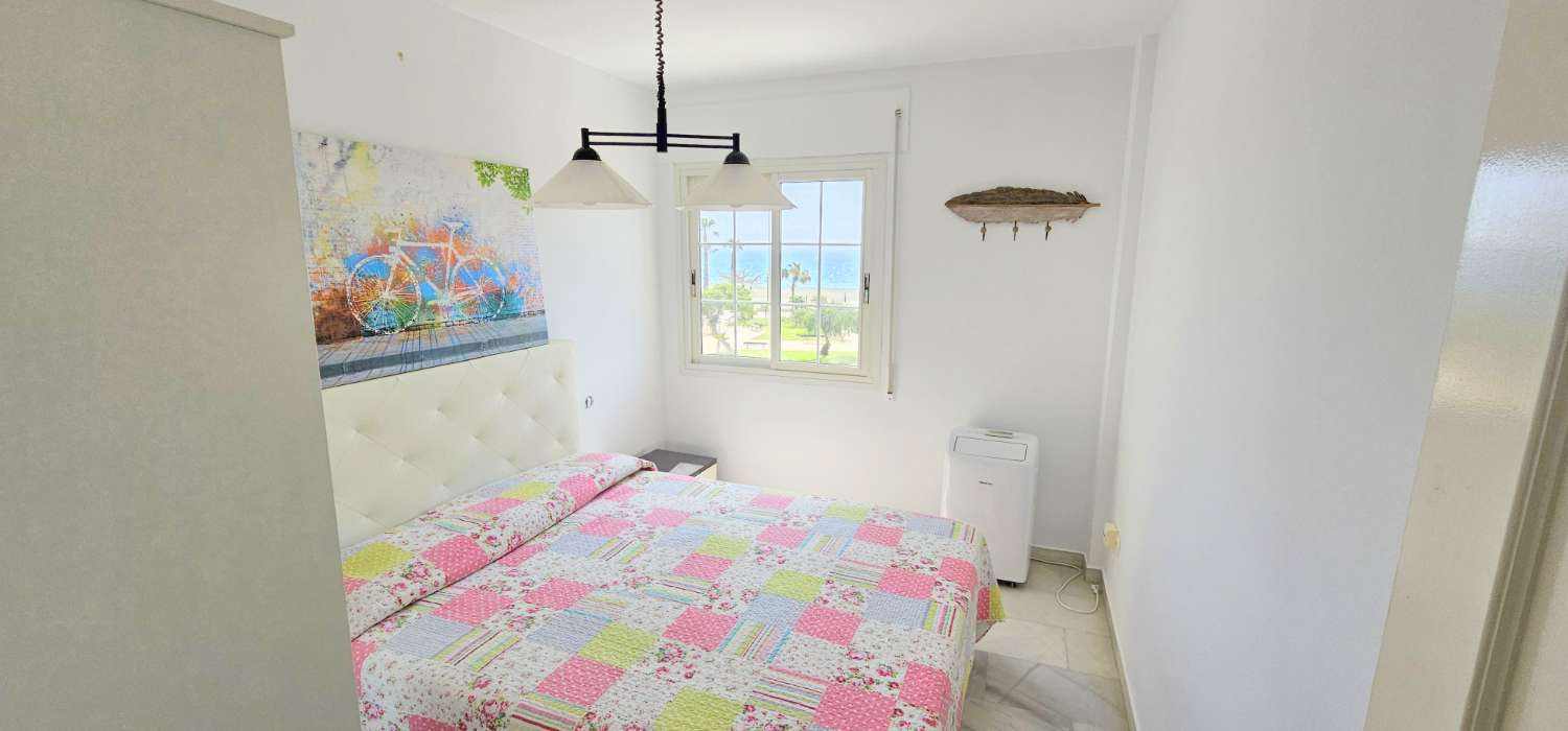 مسطحة للإيجار في Paseo Marítimo de Levante (Torre del Mar)