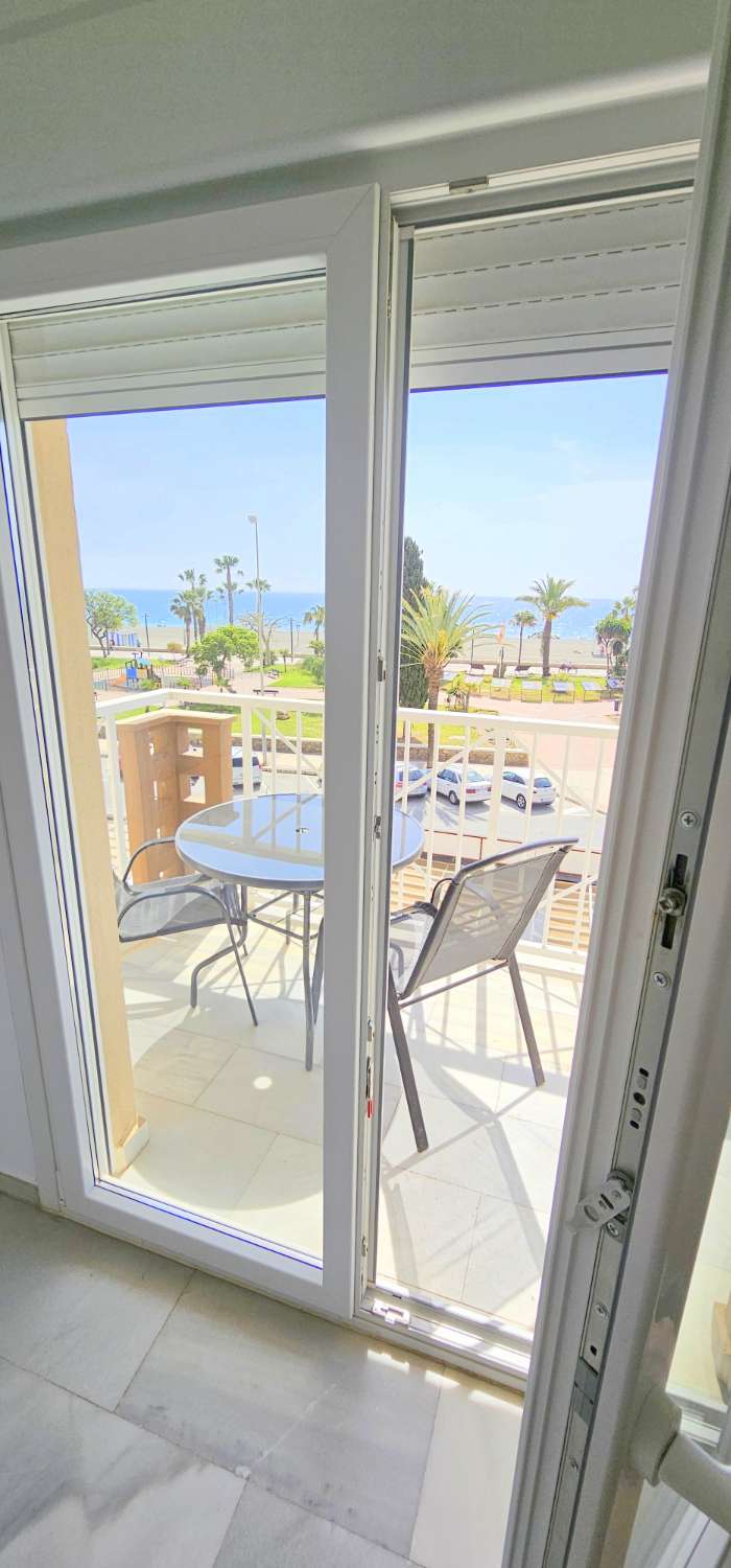 مسطحة للإيجار في Paseo Marítimo de Levante (Torre del Mar)