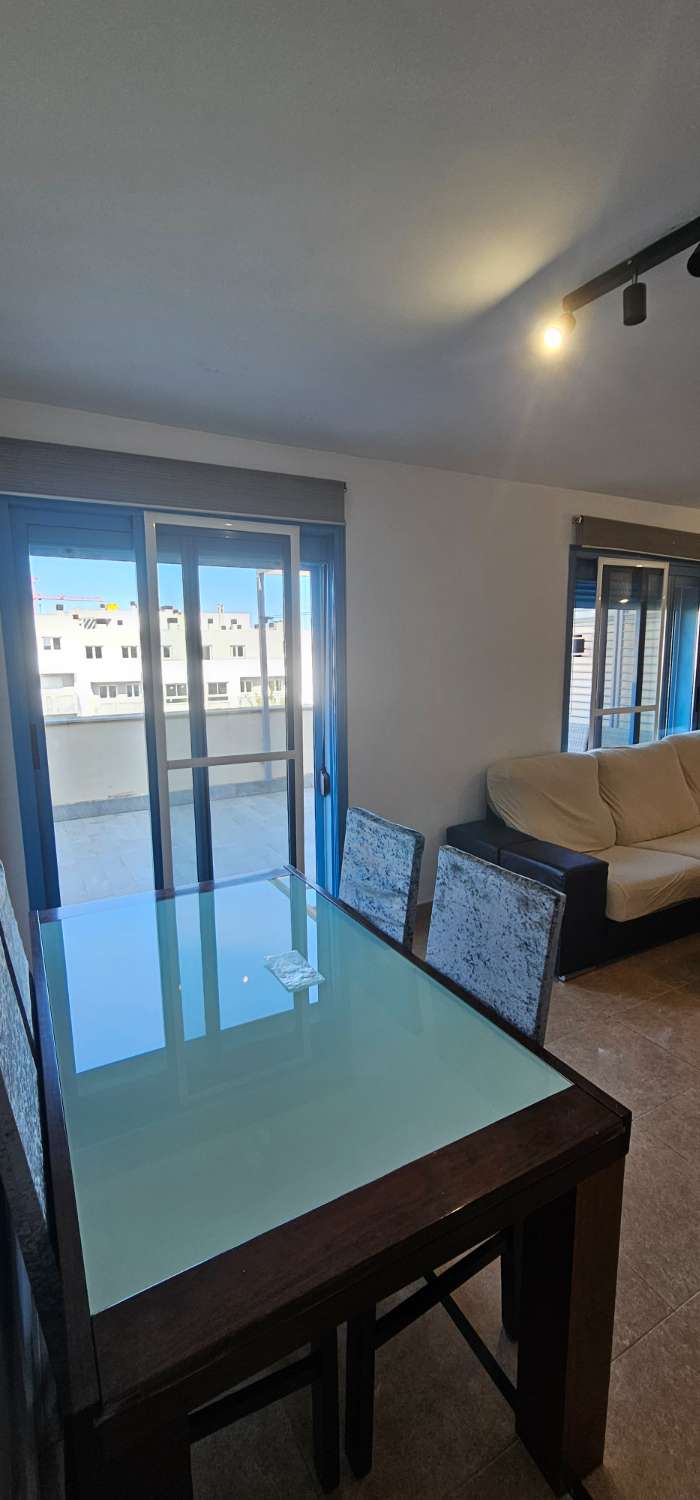 Penthouse udlejes i Viña Málaga (Torre del Mar)