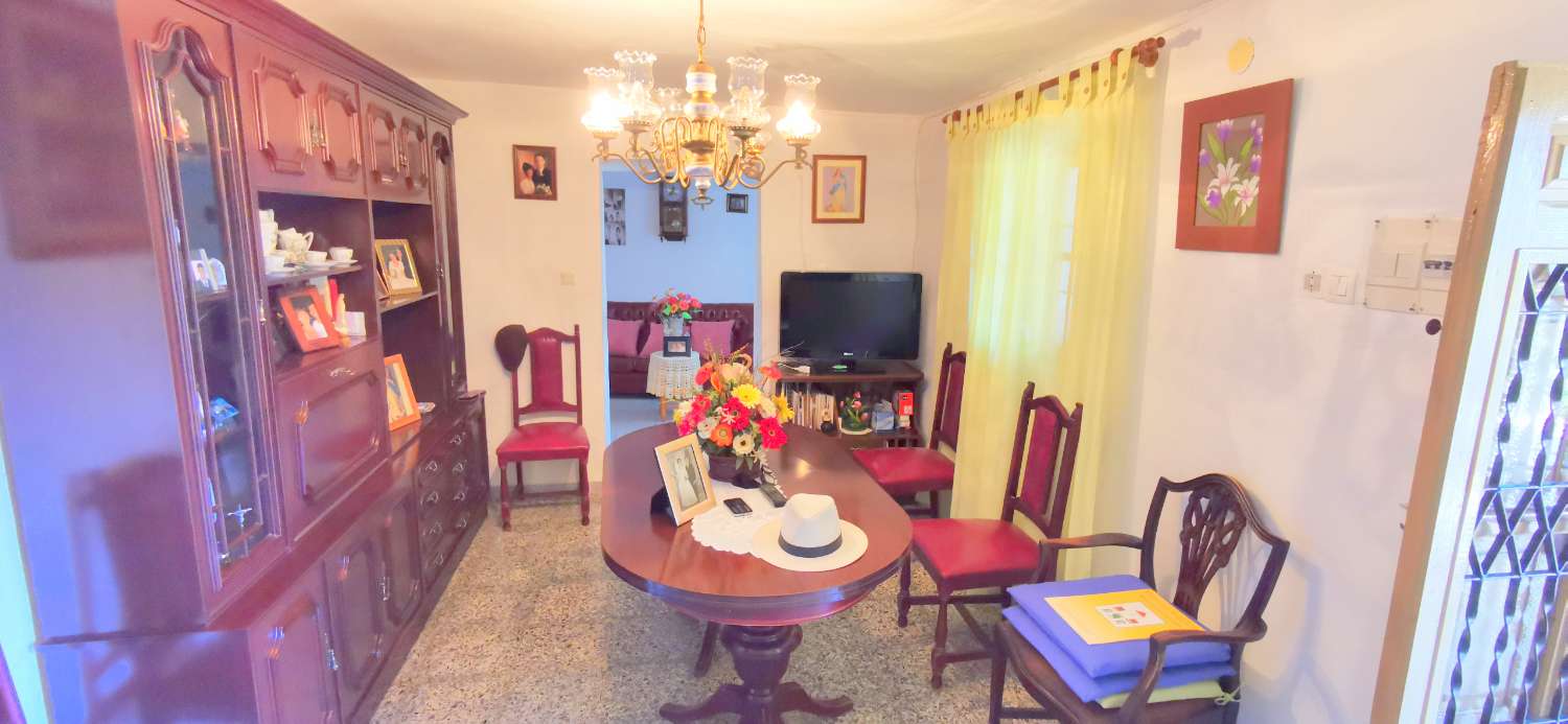 Casa en venta en Alcaucín