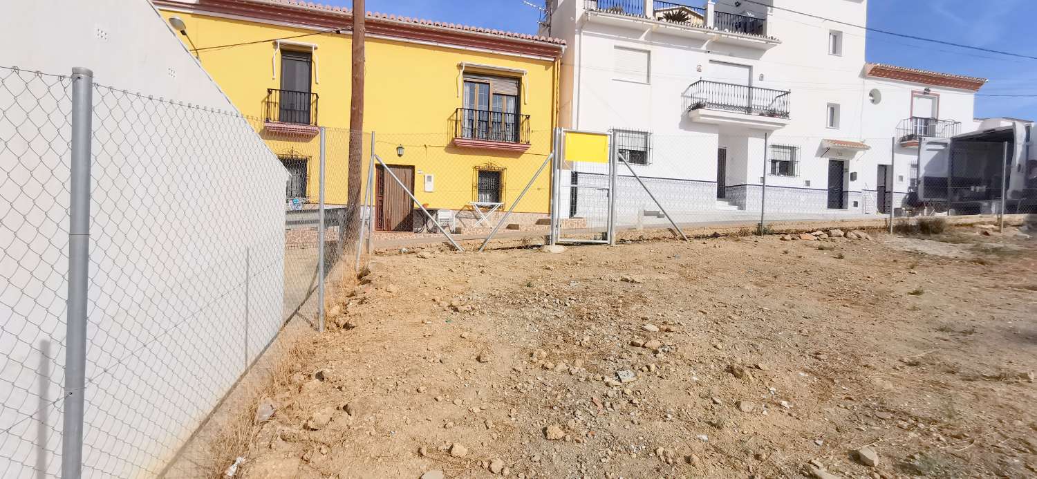 Building area for sale in Almayate