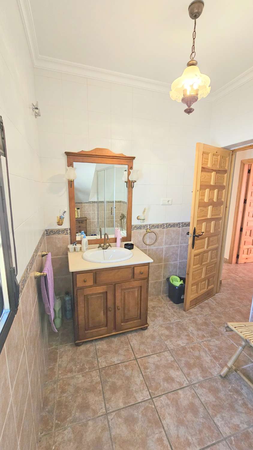 House for sale in Almayate