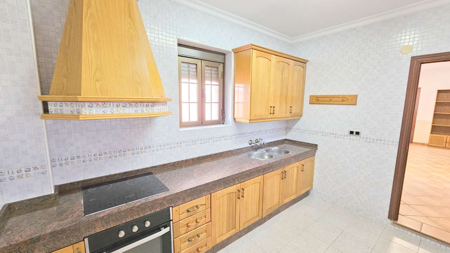 House for sale in Almayate