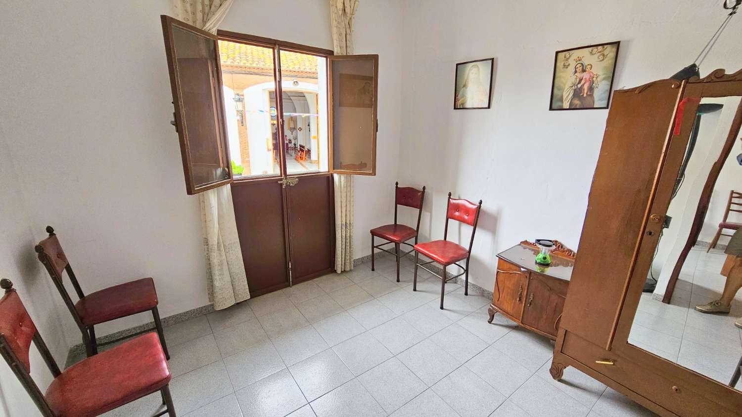 Casa en venta en Benamocarra
