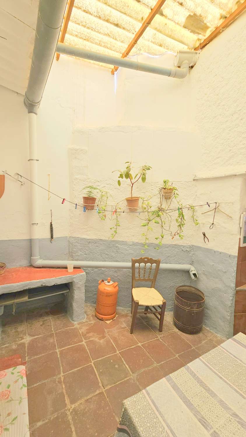 Casa en venta en Benamocarra