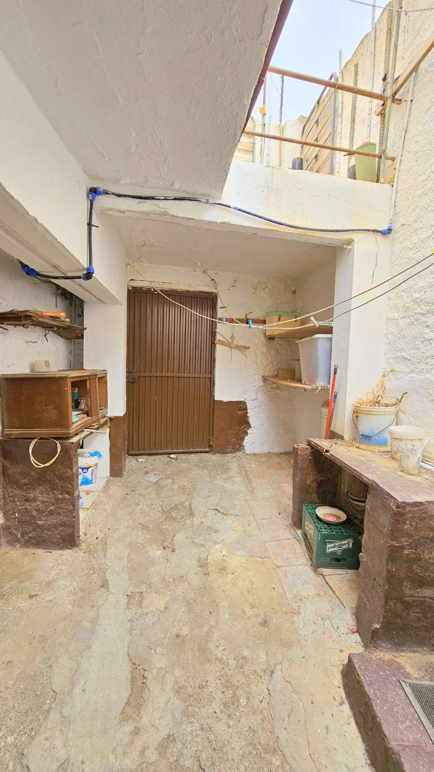 Casa en venta en Benamocarra