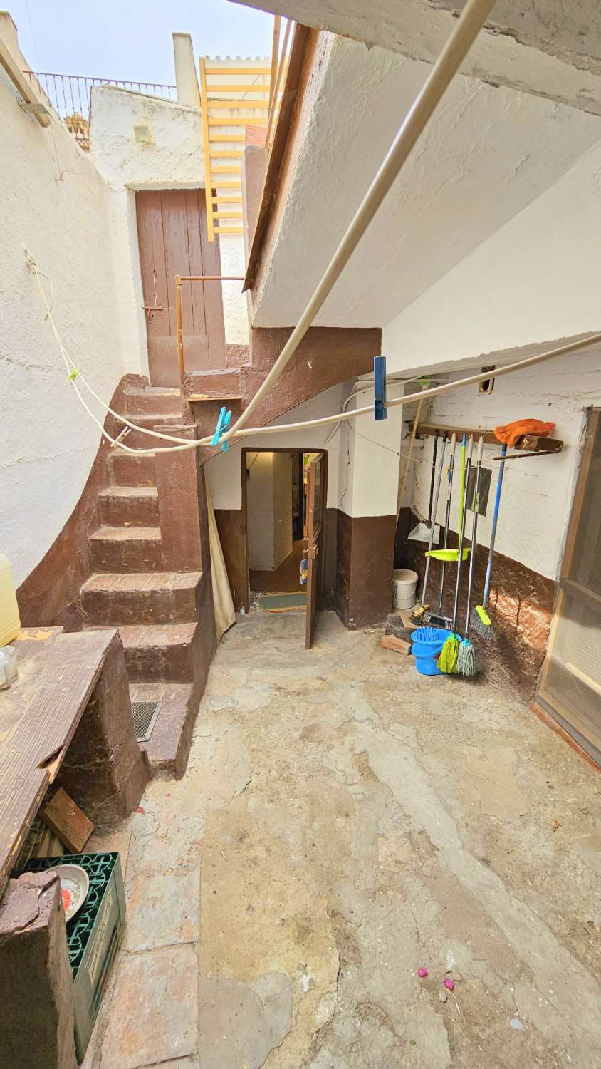 Casa en venta en Benamocarra
