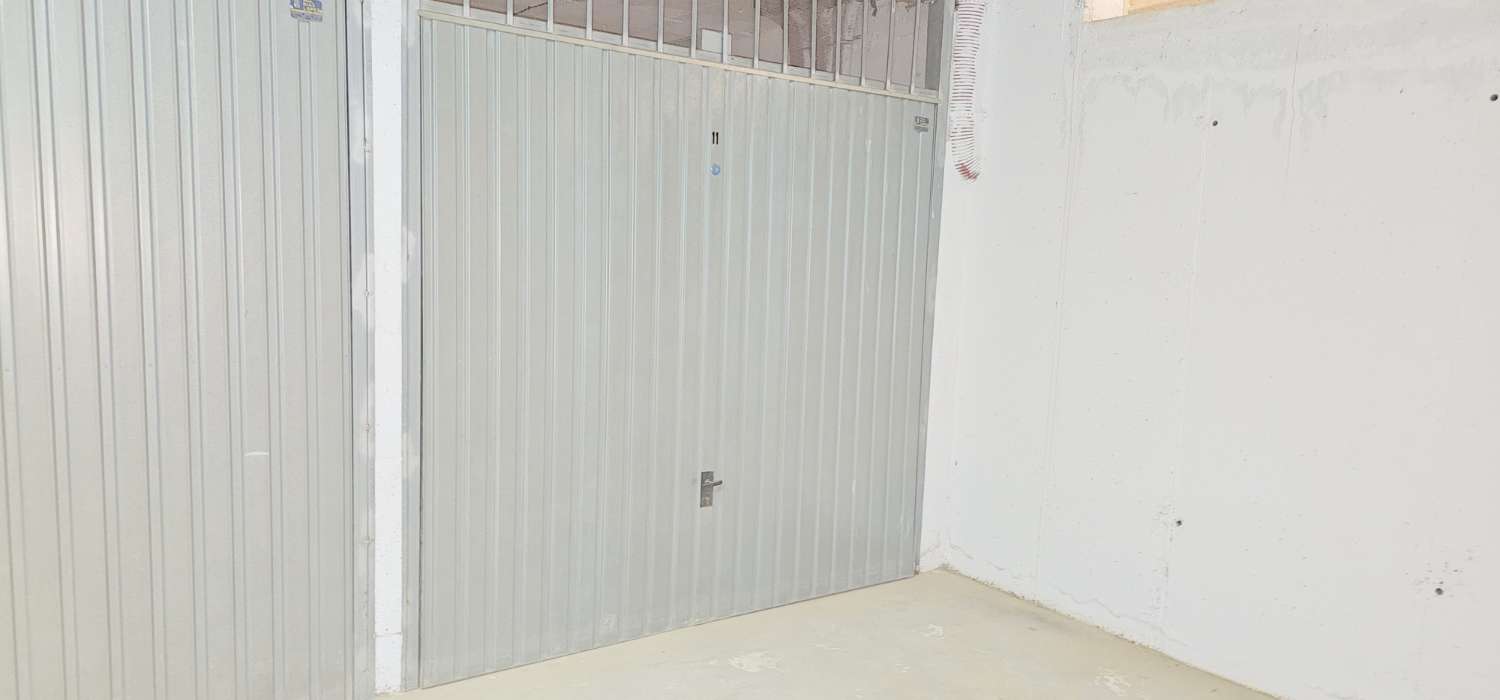 Garage en location à Paseo Marítimo de Levante (Torre del Mar)