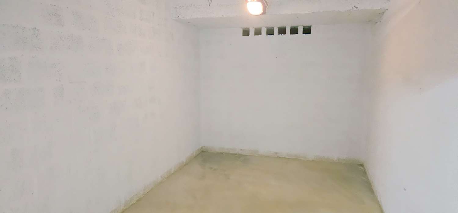 Garage en location à Paseo Marítimo de Levante (Torre del Mar)