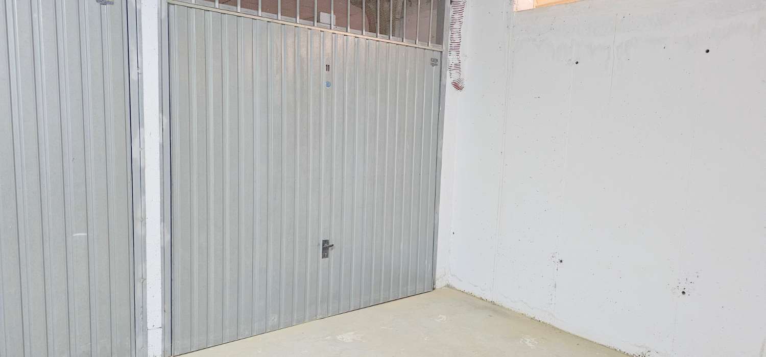 Garage en location à Paseo Marítimo de Levante (Torre del Mar)