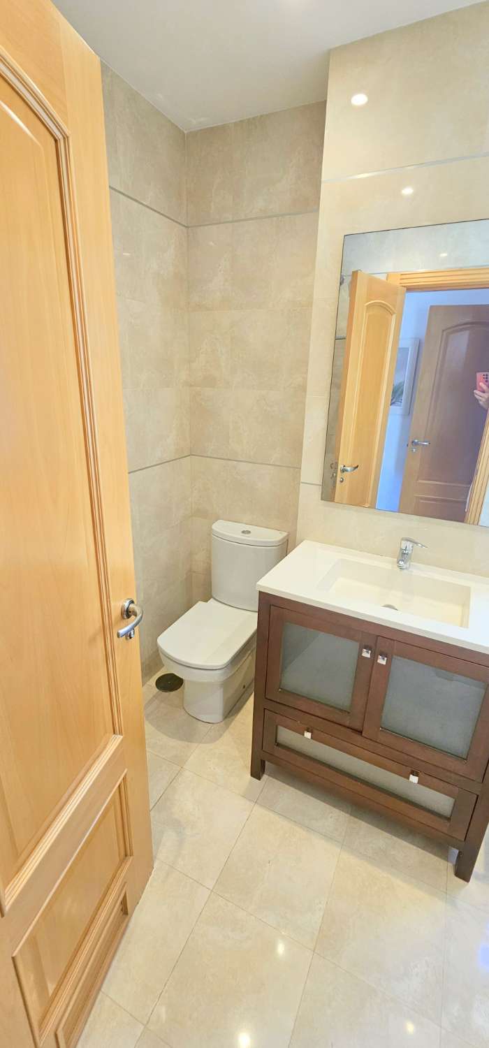 Piso en alquiler en Caleta de Vélez
