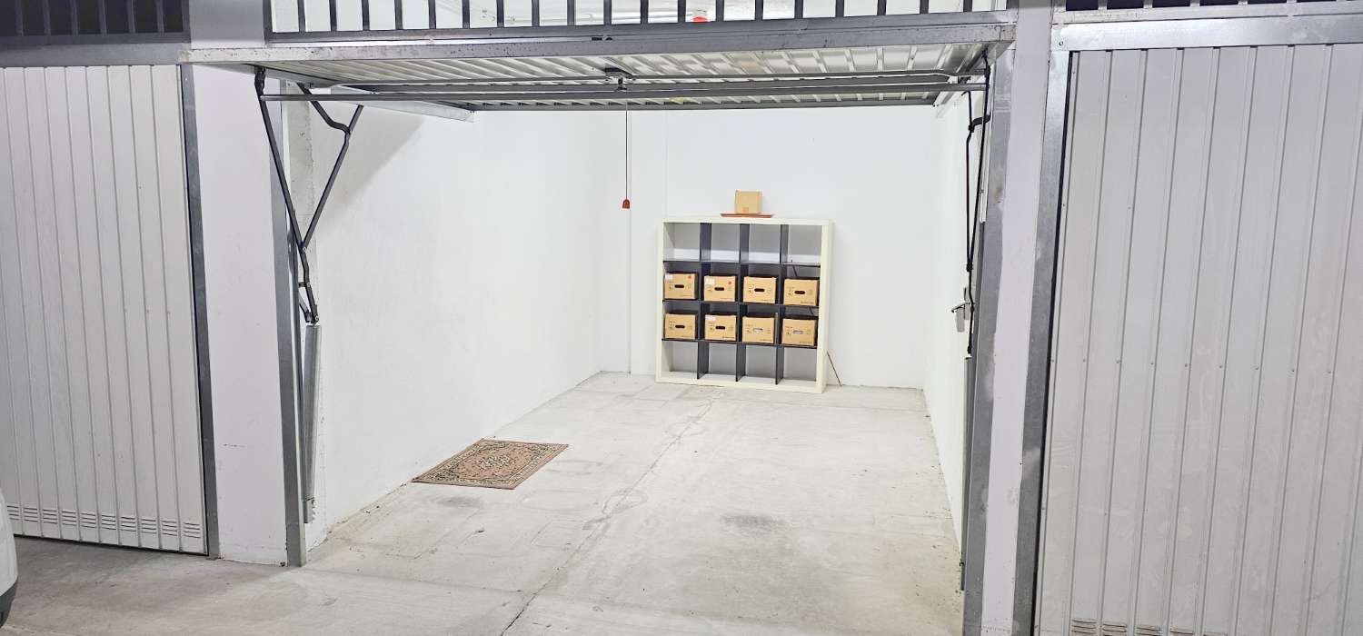 كراج للإيجار في Centro (Torre del Mar)