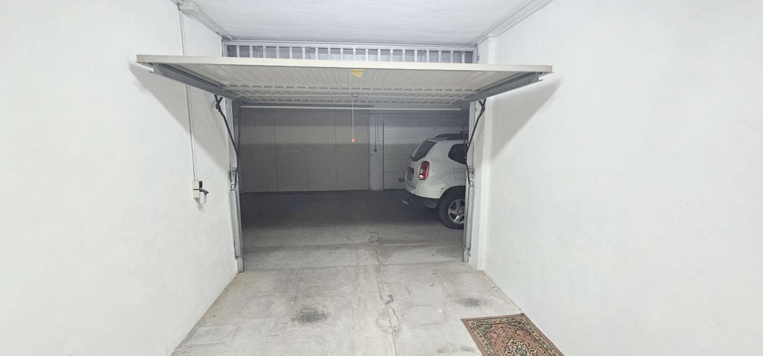 كراج للإيجار في Centro (Torre del Mar)