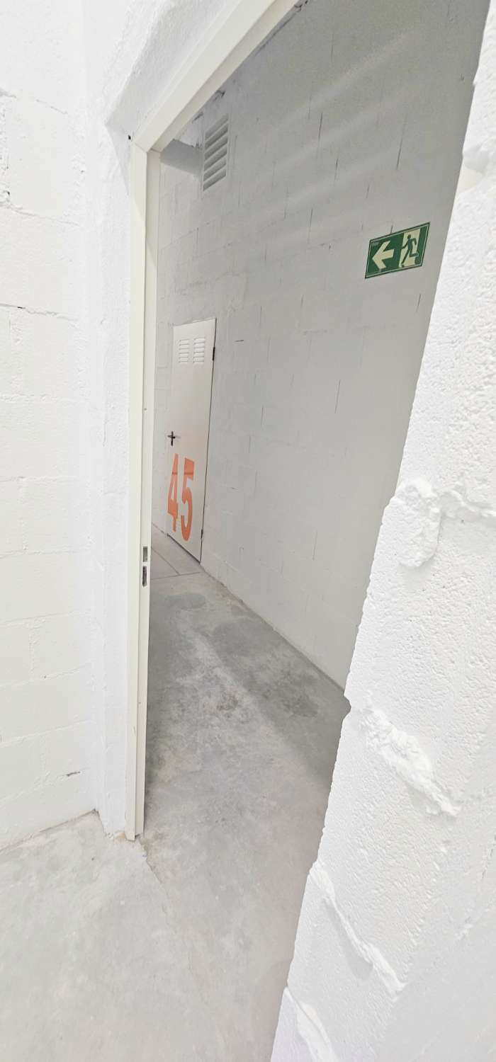 Storeroom v pronájmu in Centro Ciudad - El Carmen (Vélez-Málaga)