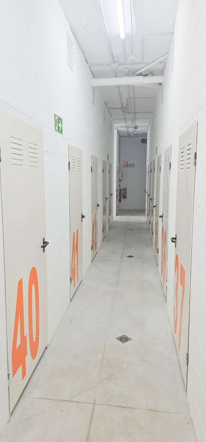 Storeroom v pronájmu in Centro Ciudad - El Carmen (Vélez-Málaga)