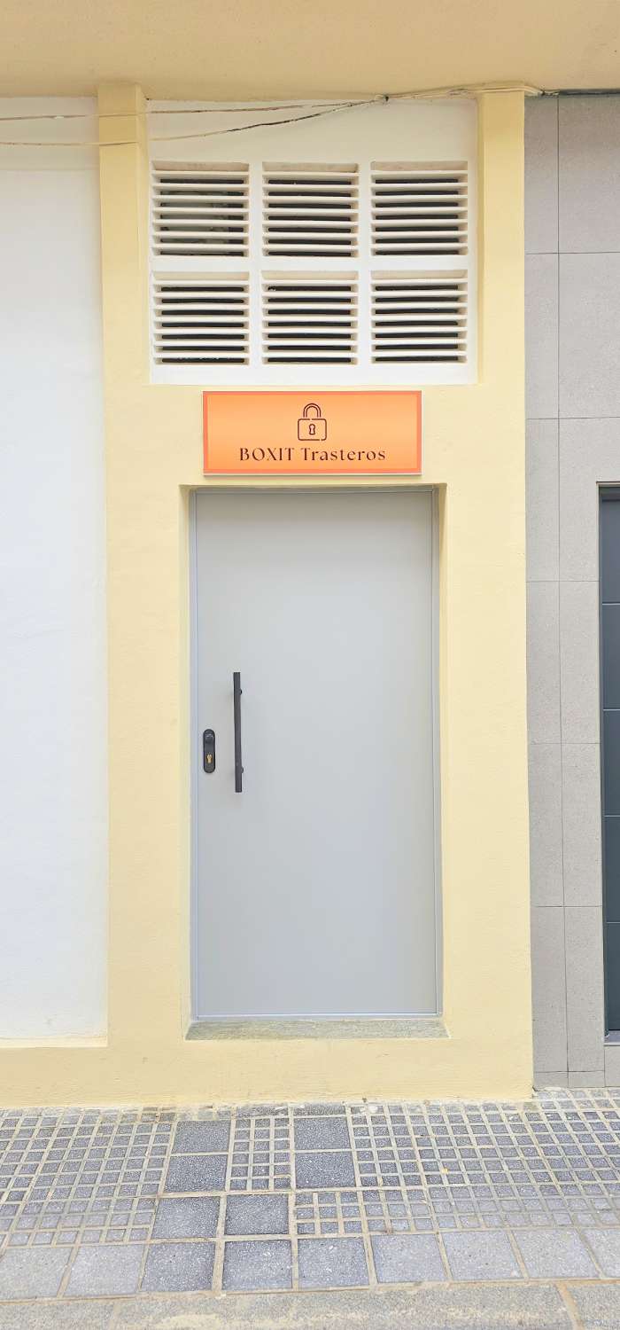 Storeroom v pronájmu in Centro Ciudad - El Carmen (Vélez-Málaga)