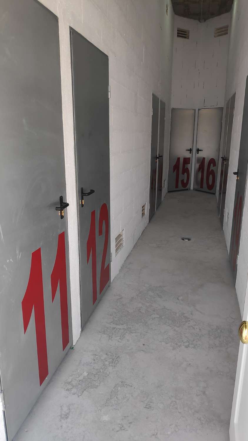 Storeroom en lloguer in Paseo Marítimo de Levante (Torre del Mar)