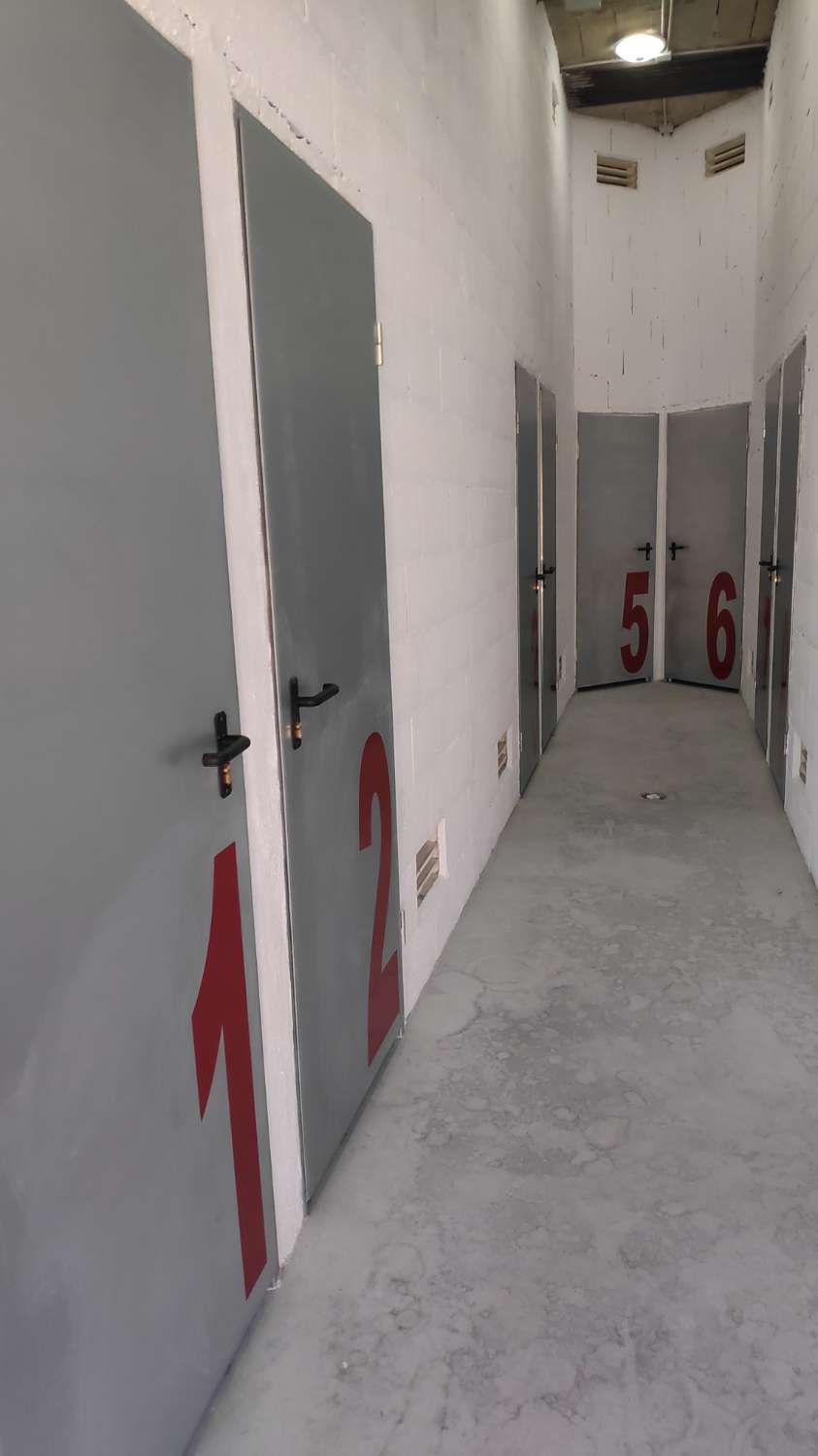 Storeroom en lloguer in Paseo Marítimo de Levante (Torre del Mar)